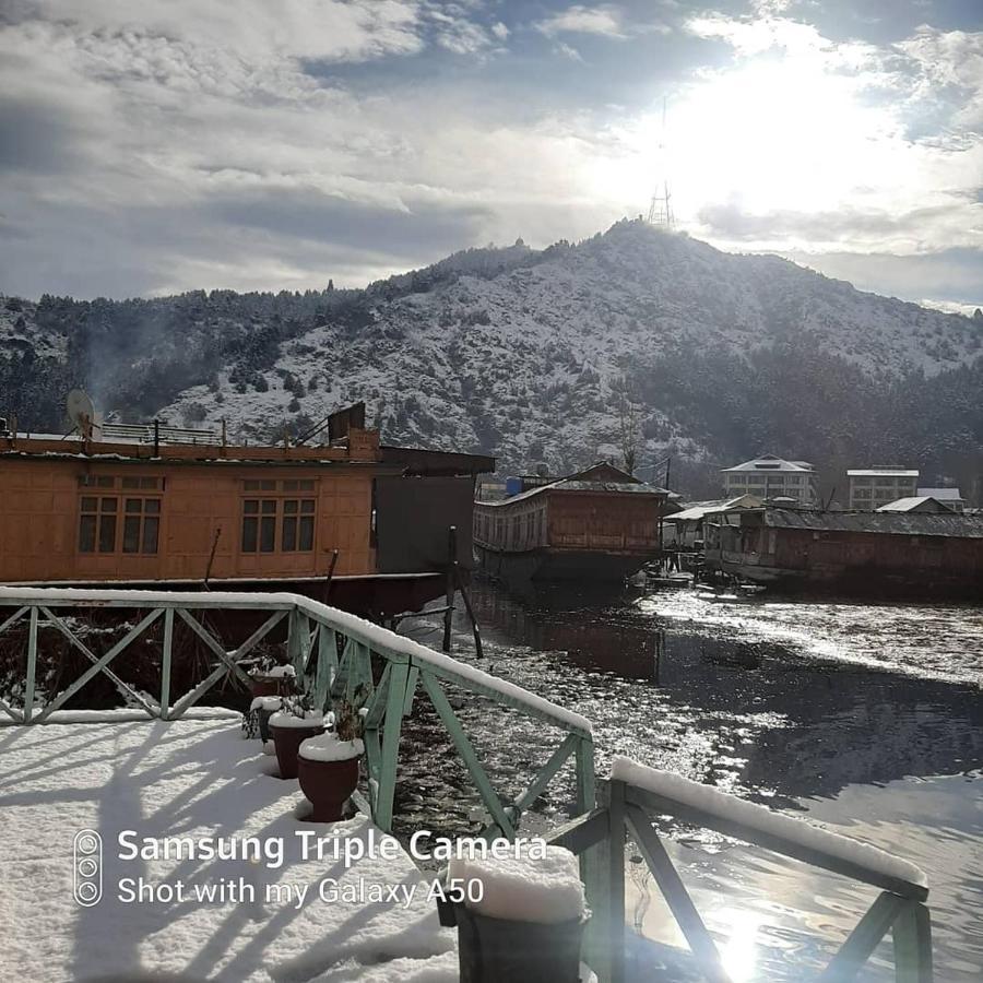 Hôtel Houseboat - City Of Kashmir à Srīnagar Extérieur photo