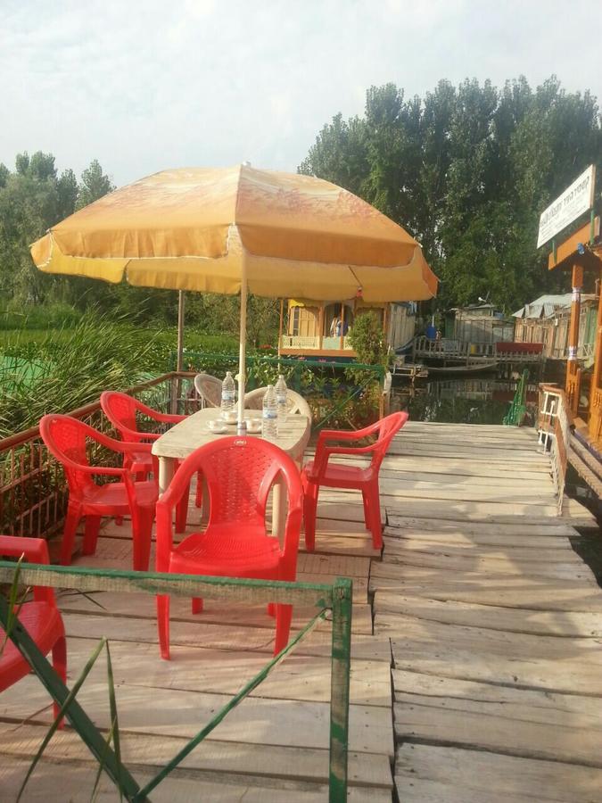 Hôtel Houseboat - City Of Kashmir à Srīnagar Extérieur photo